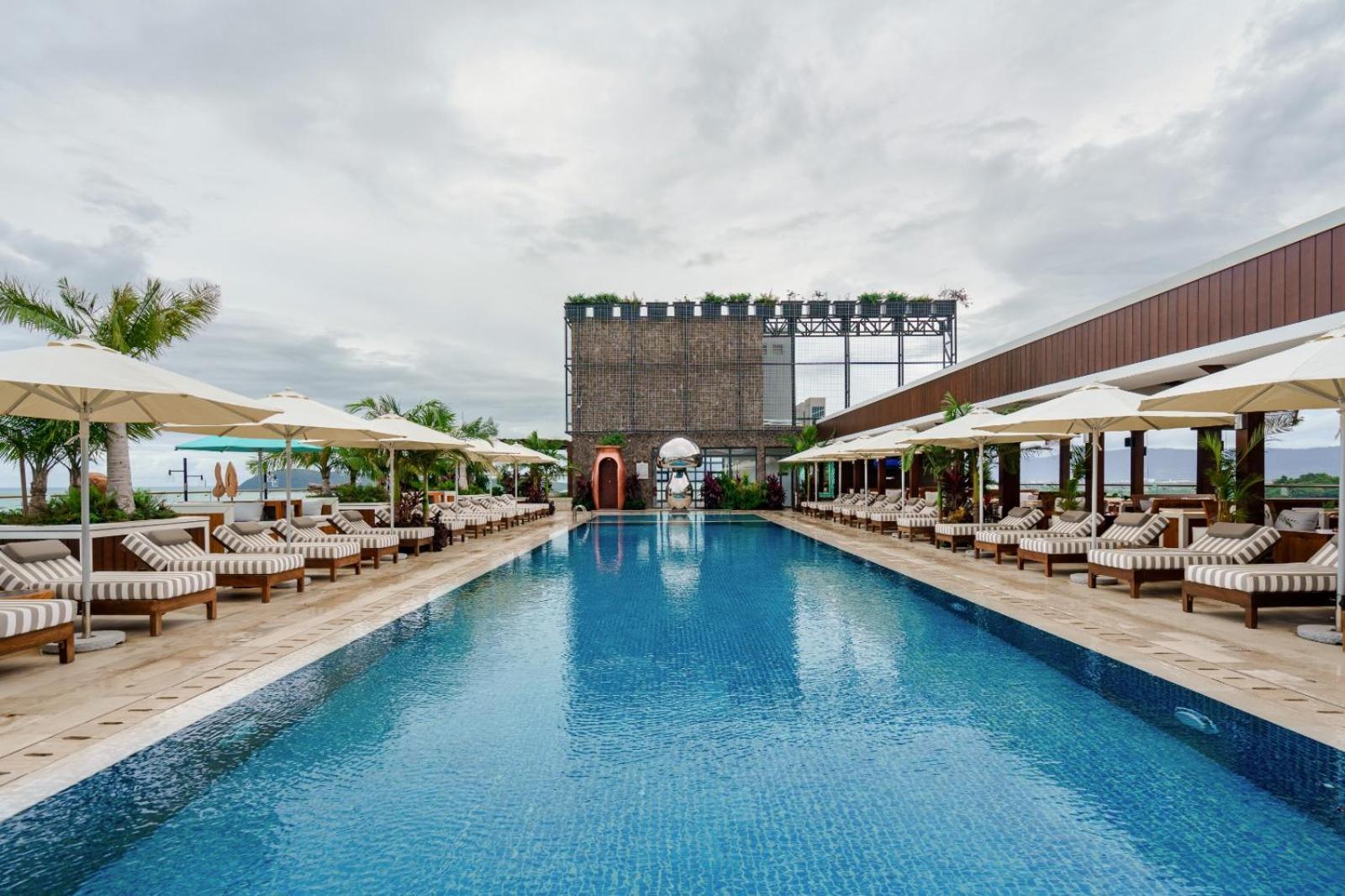 The Riyaz Lavanya Langkawi Pantai Cenang  Exterior photo The rooftop pool at the hotel